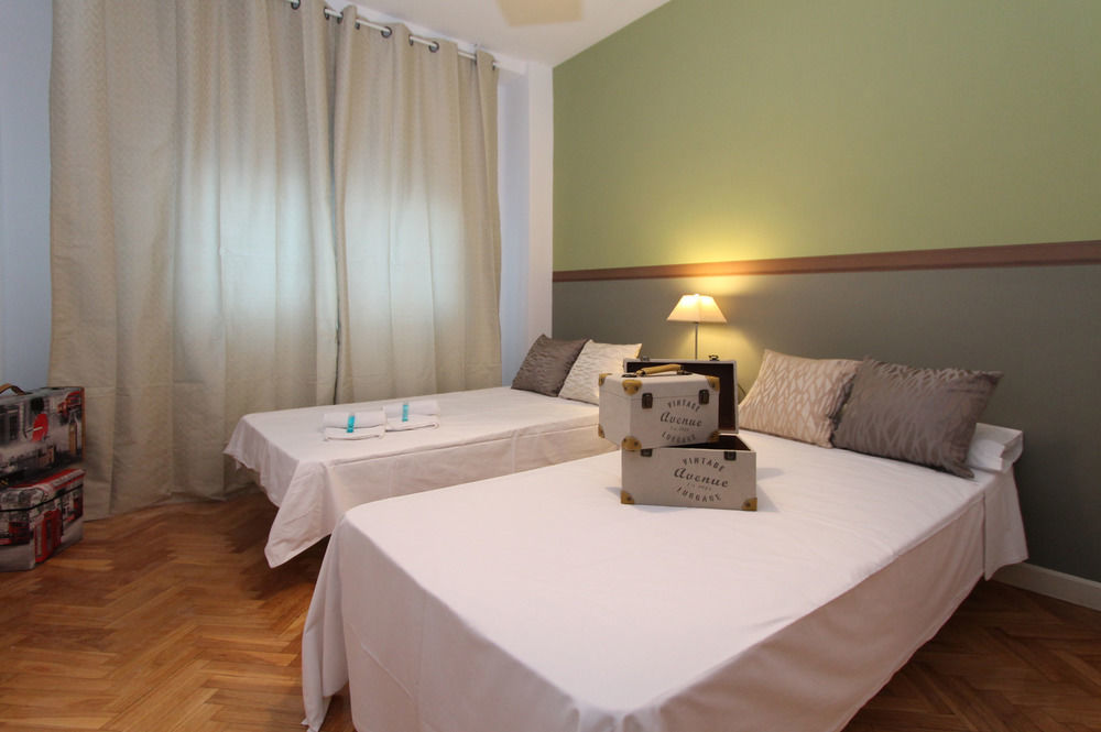 Apartamentos Goyescas Deco มาดริด ภายนอก รูปภาพ